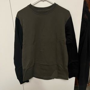 Forever 21 crewneck sweatshirt